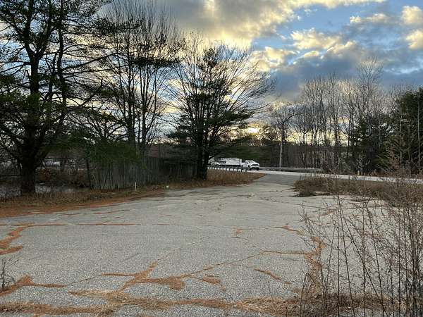 9 Acres of Commercial Land for Sale in Auburn, Maine