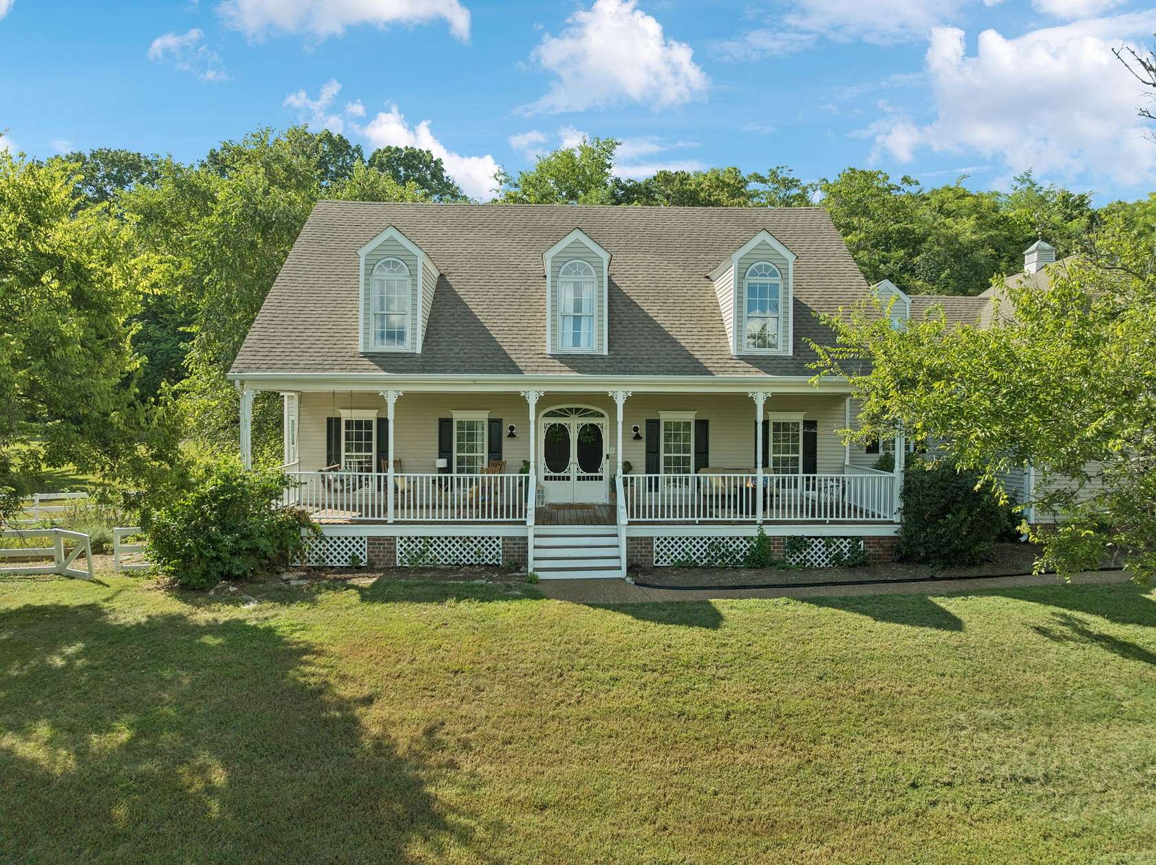 13.4 Acres of Land with Home for Sale in Thompson's Station, Tennessee