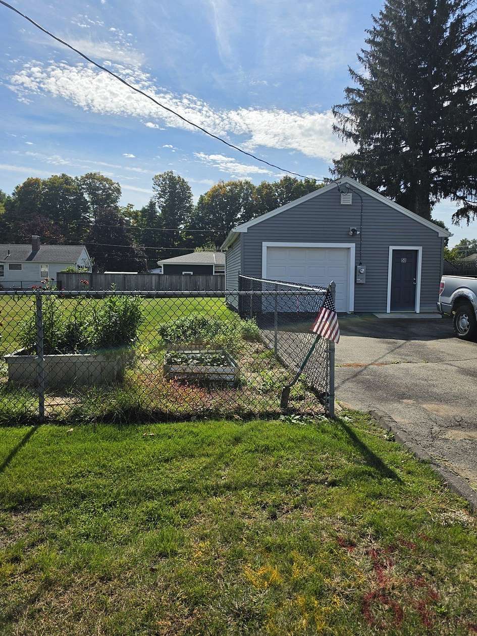 0.25 Acres of Residential Land for Sale in Holyoke, Massachusetts