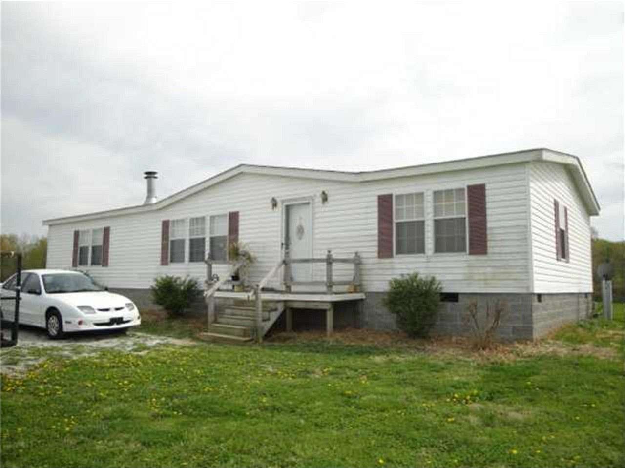 2 Acres of Land with Home for Sale in Smiths Grove, Kentucky
