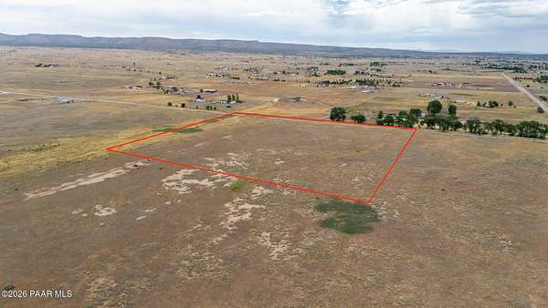 14 Acres of Land for Sale in Paulden, Arizona
