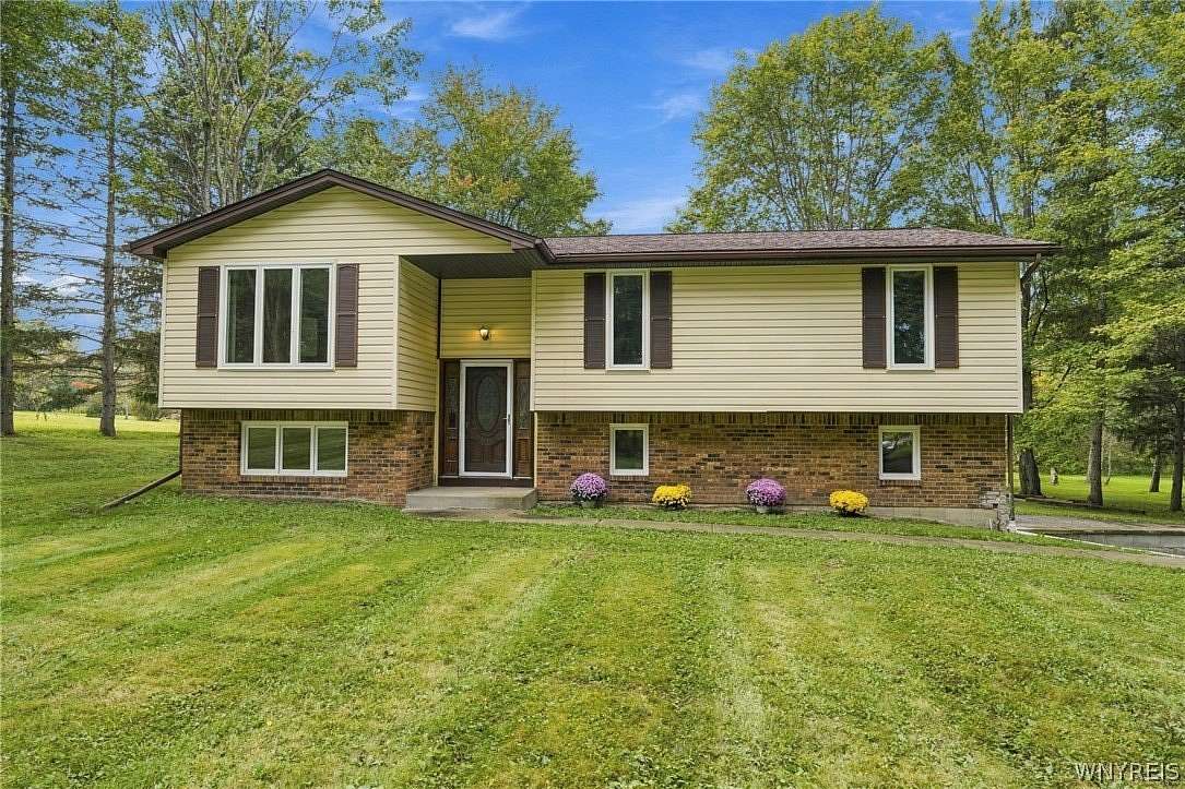 4.3 Acres of Land with Home for Sale in Alden, New York