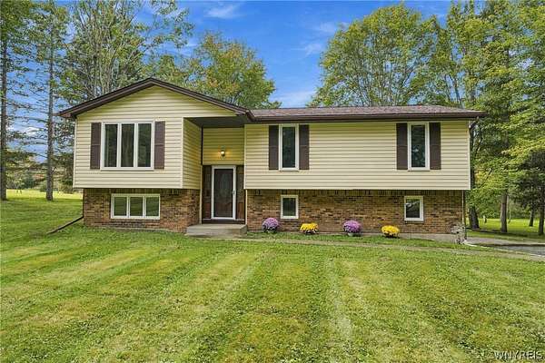 4.3 Acres of Land with Home for Sale in Alden, New York