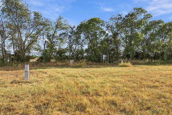 5 Acres of Residential Land for Sale in Van Alstyne, Texas