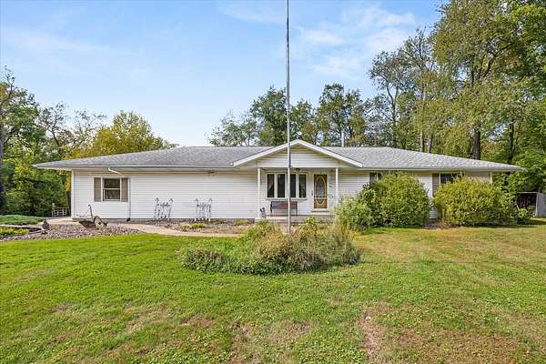 10 Acres of Land with Home for Sale in Streator, Illinois