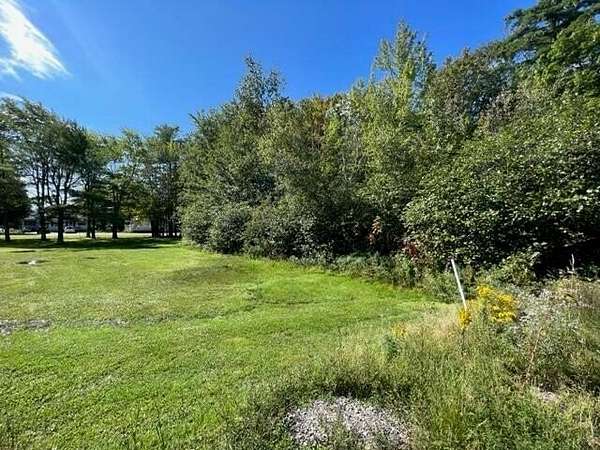 0.41 Acres of Commercial Land for Sale in Topsham, Maine