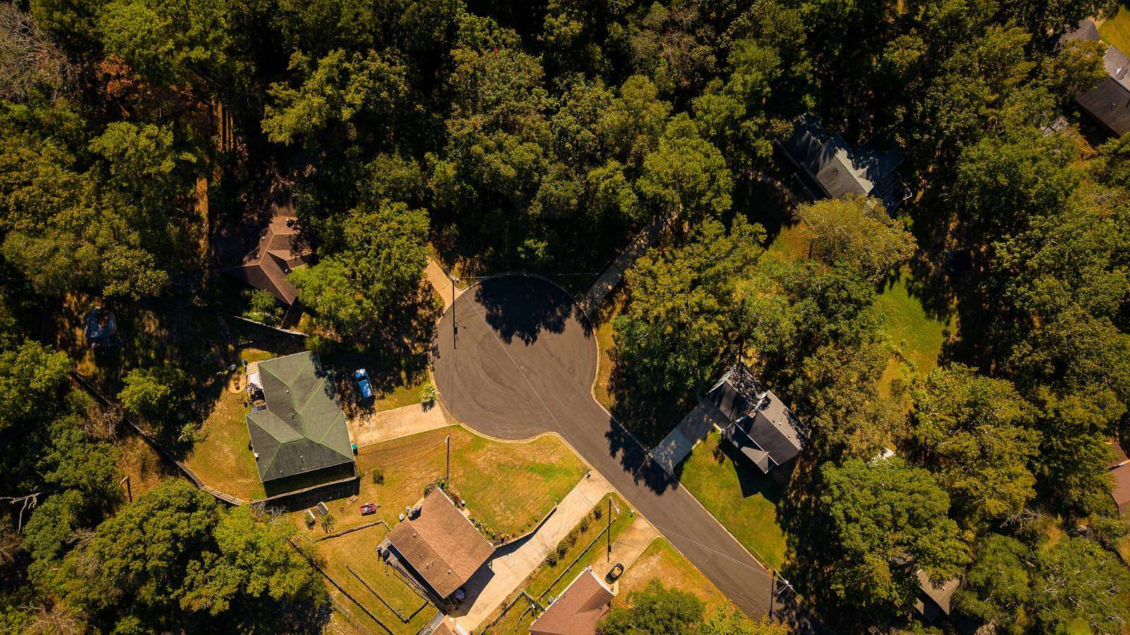 1.25 Acres of Residential Land for Sale in Tupelo, Mississippi
