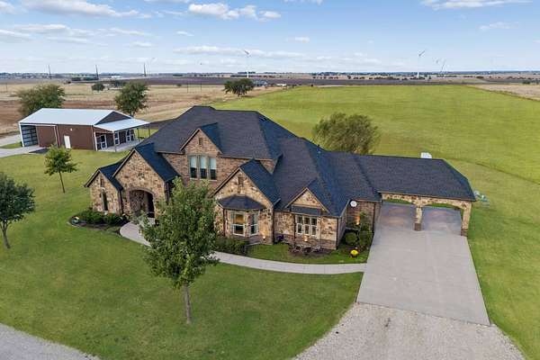 25 Acres of Agricultural Land with Home for Sale in Gainesville, Texas