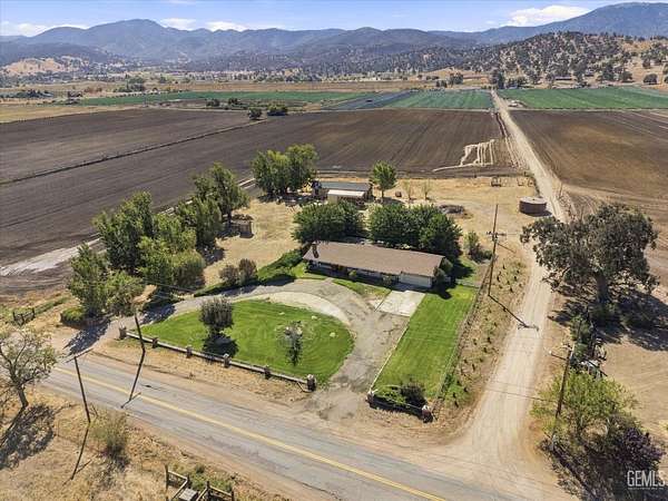 2.66 Acres of Land with Home for Sale in Tehachapi, California