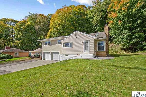3.1 Acres of Land with Home for Sale in St. Peter, Minnesota