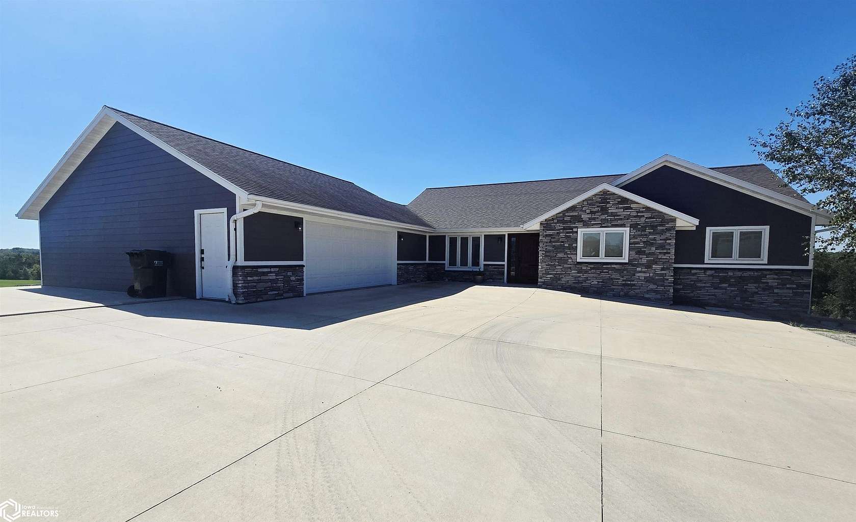 6.84 Acres of Land with Home for Sale in Oskaloosa, Iowa