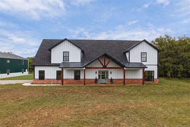 10 Acres of Land with Home for Sale in Skiatook, Oklahoma