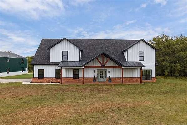 10 Acres of Land with Home for Sale in Skiatook, Oklahoma