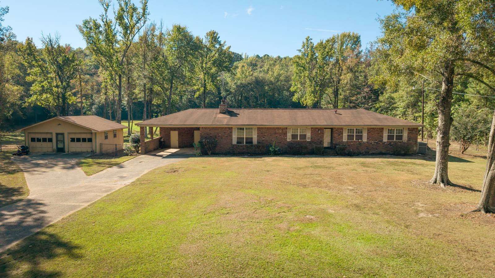 4.1 Acres of Land with Home for Sale in Tuscaloosa, Alabama