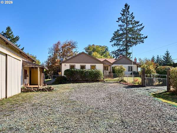 7.38 Acres of Land with Home for Sale in Silverton, Oregon