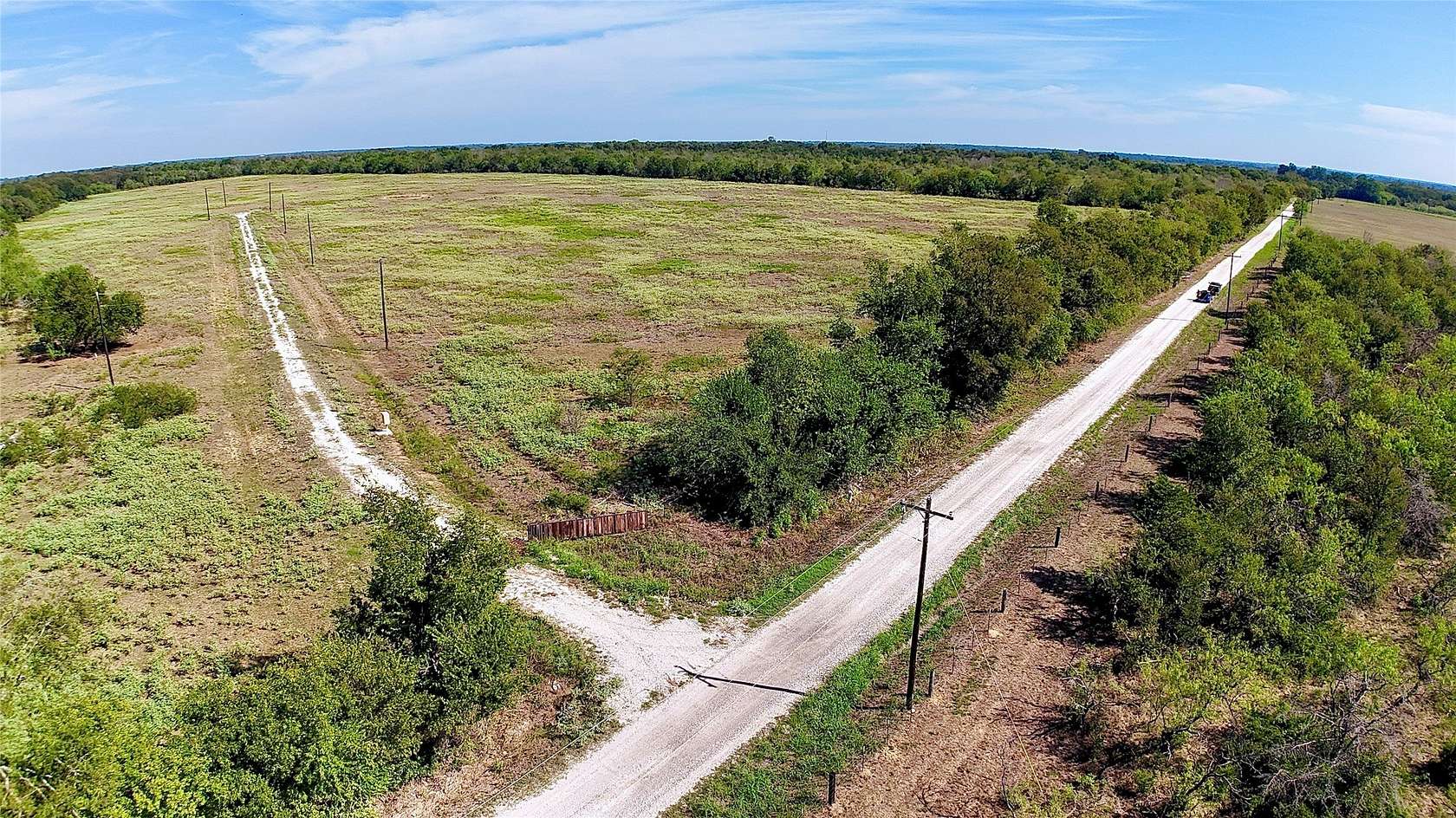 10 Acres of Land for Sale in Groesbeck, Texas