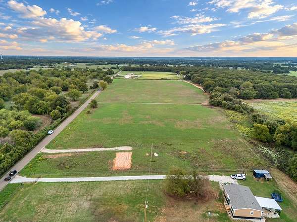 1 Acre of Residential Land for Sale in Waco, Texas