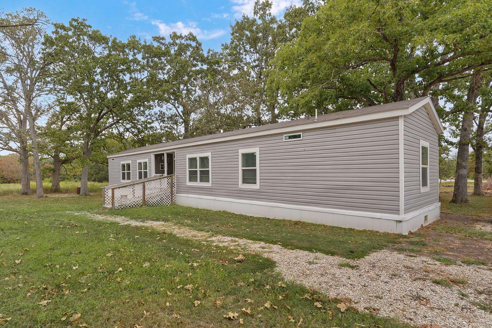 1.86 Acres of Land with Home for Sale in Buffalo, Missouri