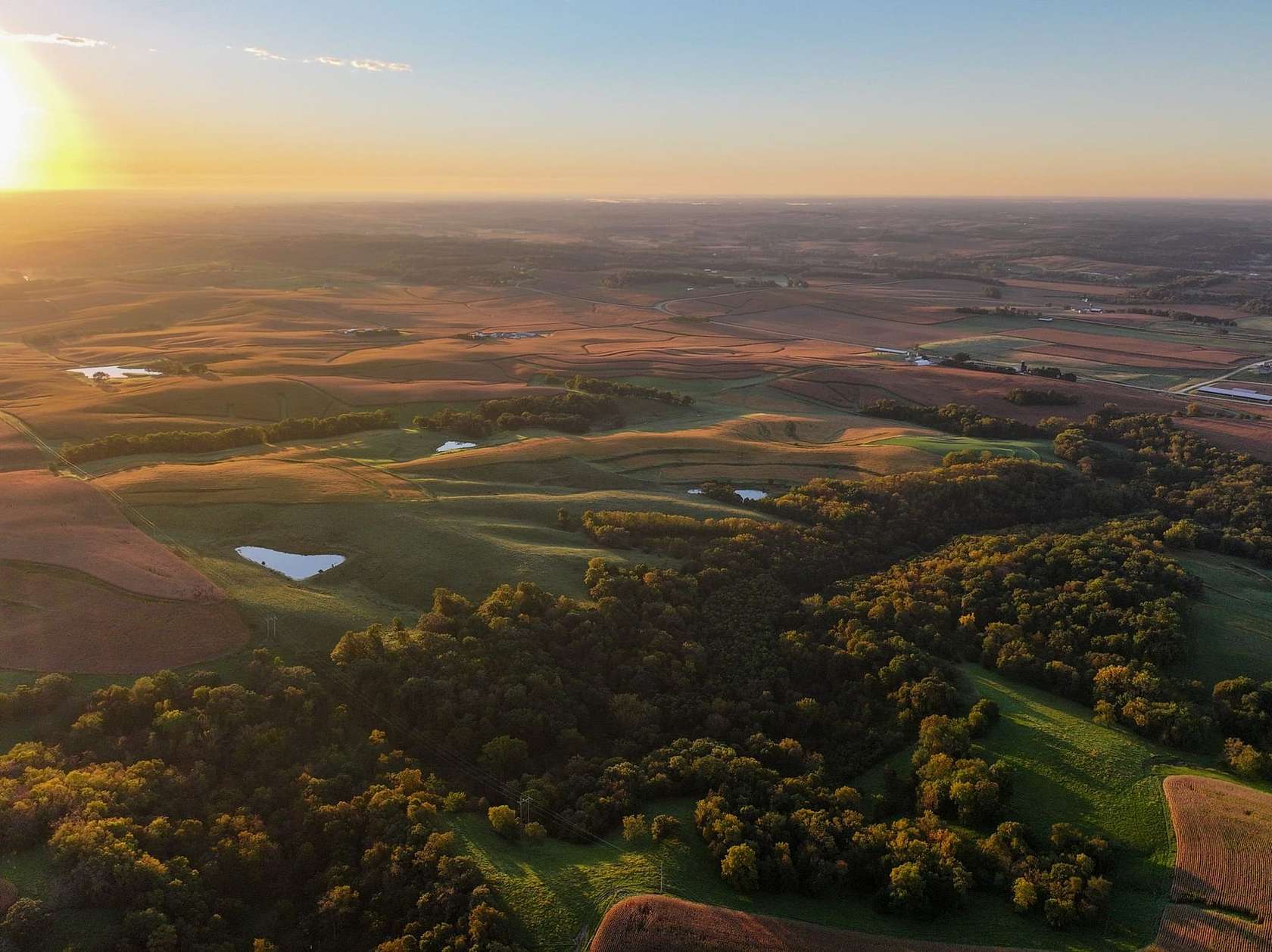 182 Acres of Land for Auction in Cascade, Iowa