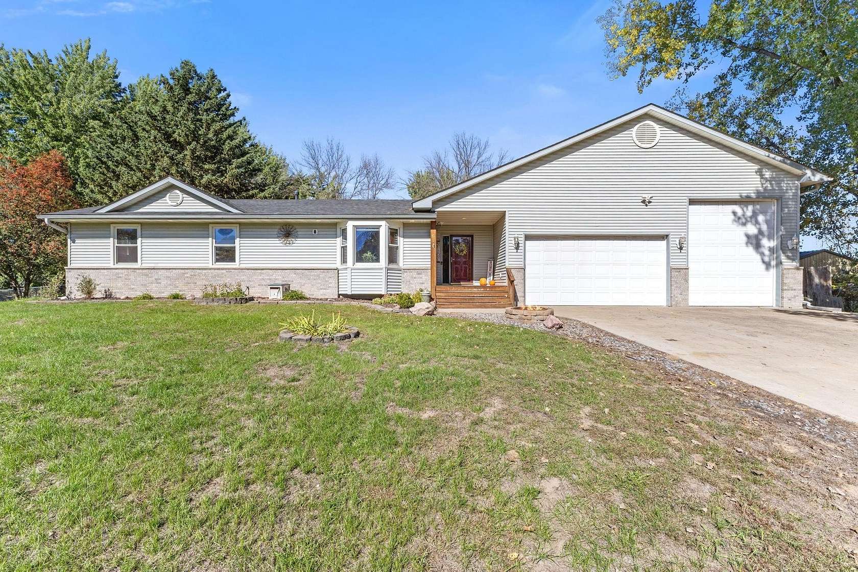 2.23 Acres of Land with Home for Sale in Cedar, Minnesota