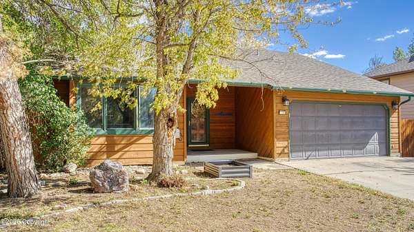 17 Acres of Land with Home for Sale in Gillette, Wyoming