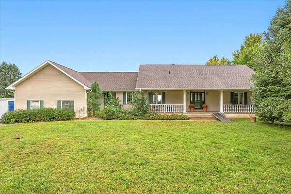 21 Acres of Agricultural Land with Home for Sale in Council Bluffs, Iowa