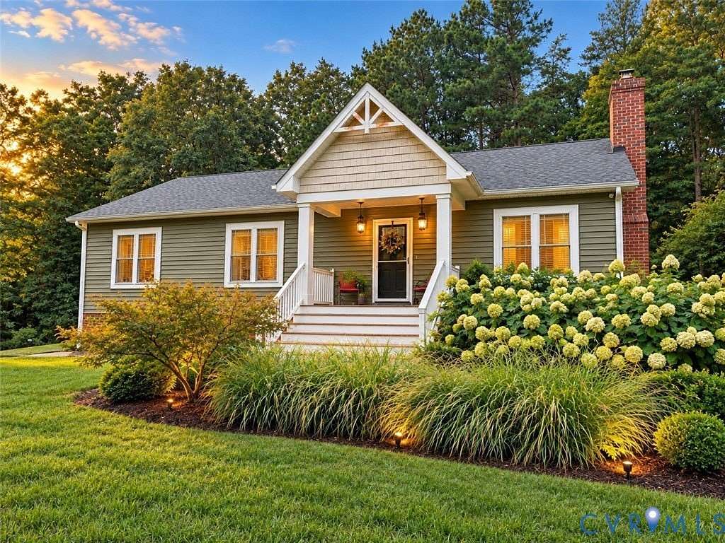 2.31 Acres of Land with Home for Sale in Louisa, Virginia