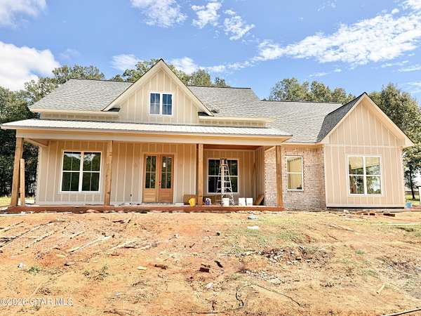 2 Acres of Land with Home for Sale in Columbus, Mississippi