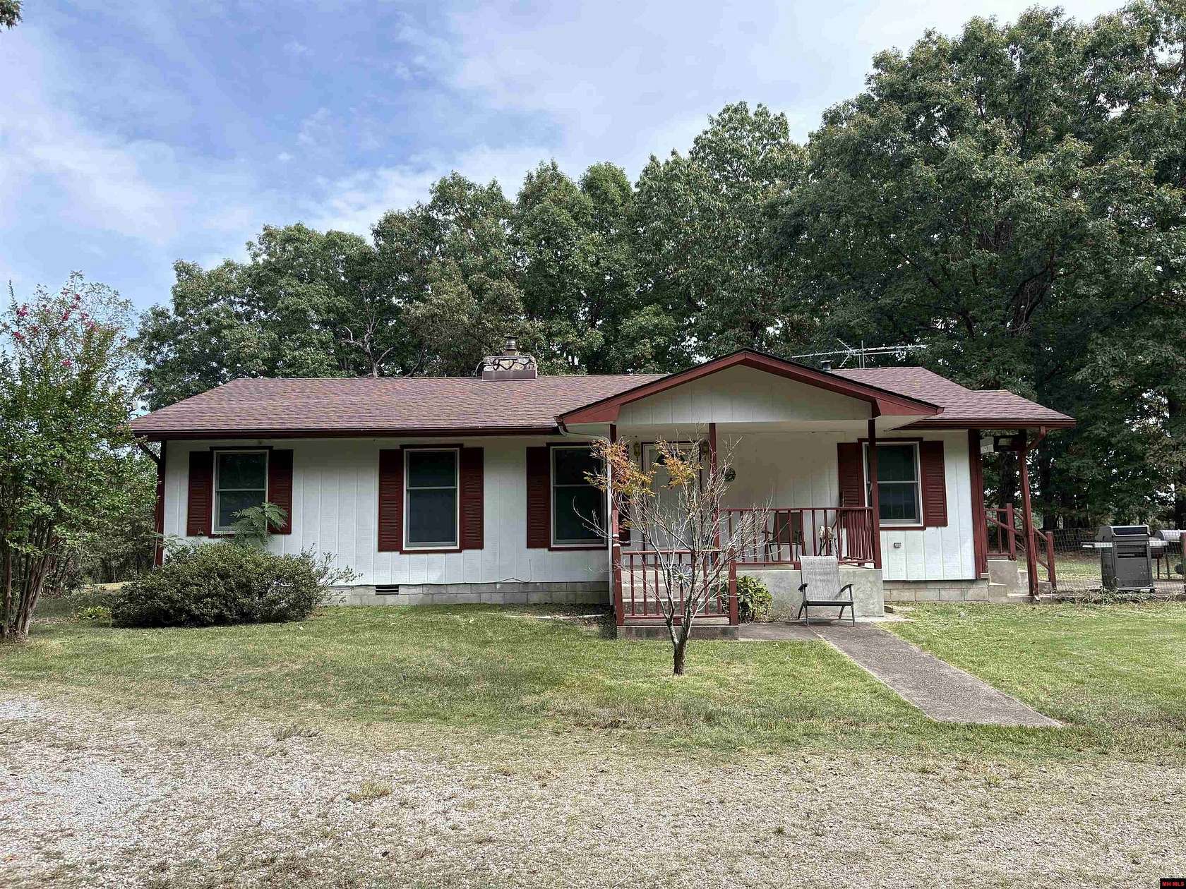 7.86 Acres of Land with Home for Sale in Yellville, Arkansas