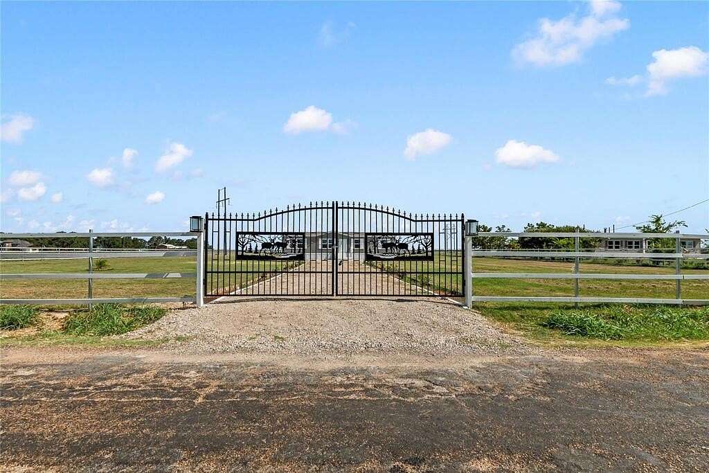 2.29 Acres of Land with Home for Sale in Mabank, Texas
