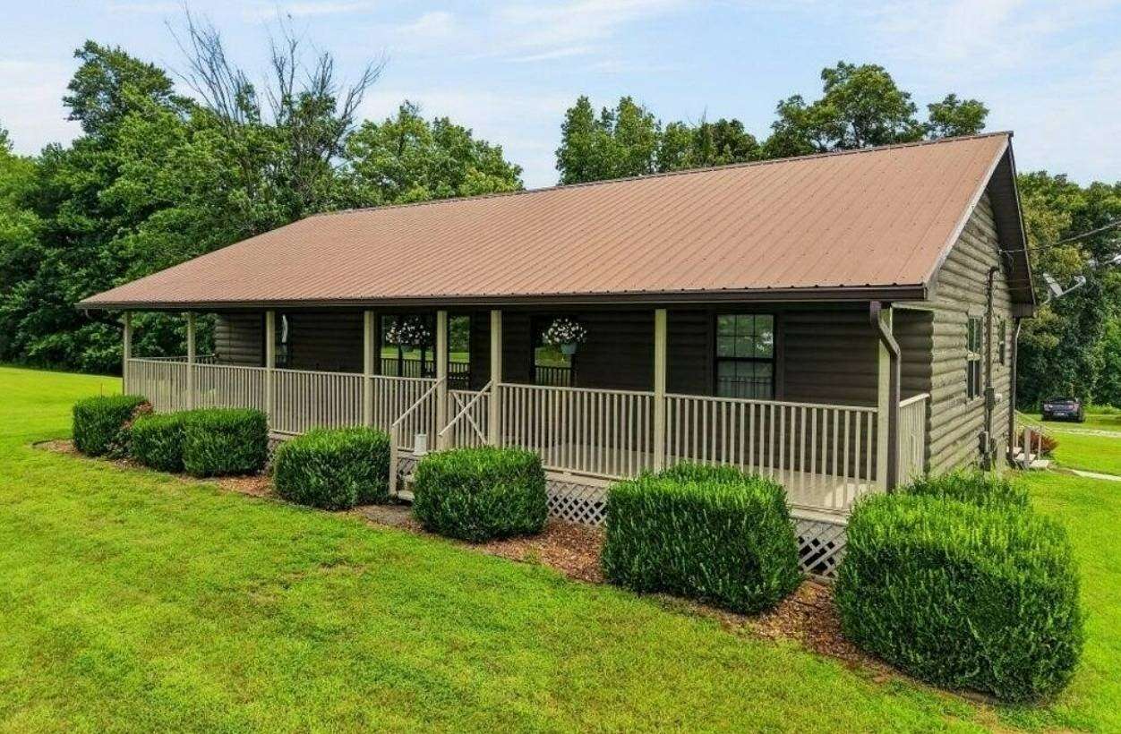 2 Acres of Land with Home for Sale in Baxter, Tennessee