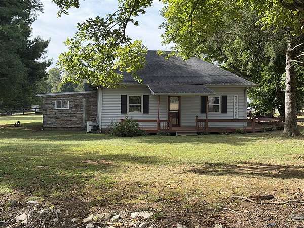 7 Acres of Land with Home for Sale in Franklin, Kentucky