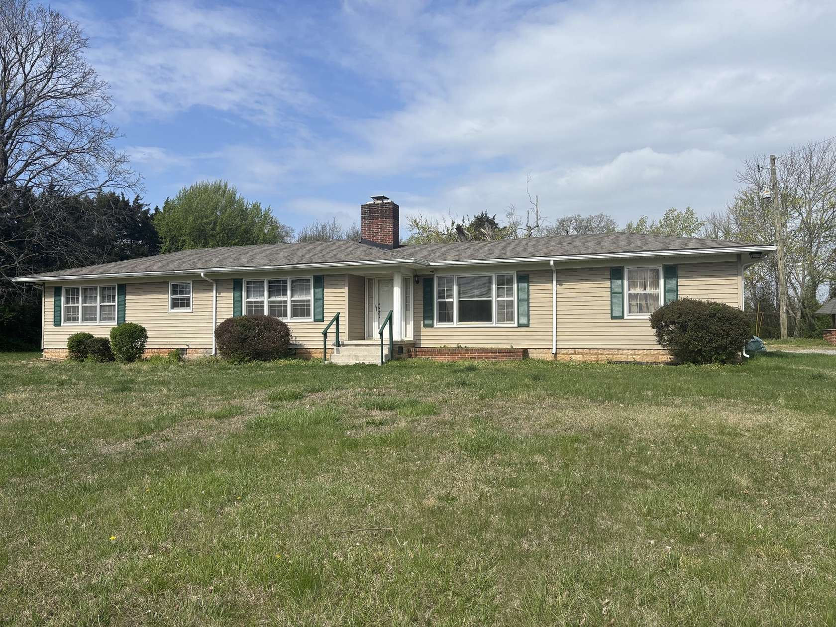 2.5 Acres of Land with Home for Sale in Murfreesboro, Tennessee