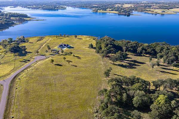 2 Acres of Residential Land for Sale in Honey Grove, Texas
