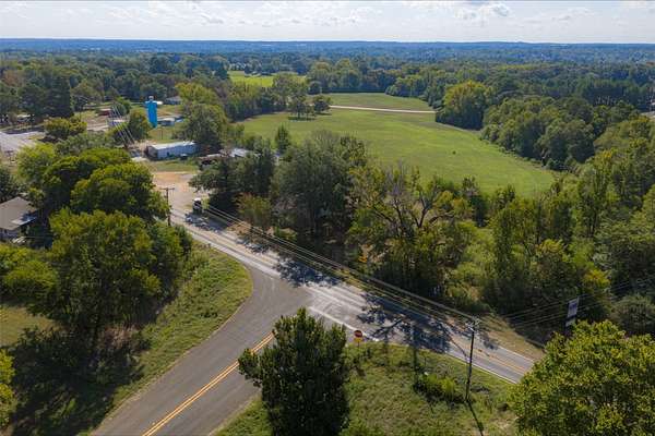 1.65 Acres of Improved Mixed-Use Land for Sale in Elkhart, Texas
