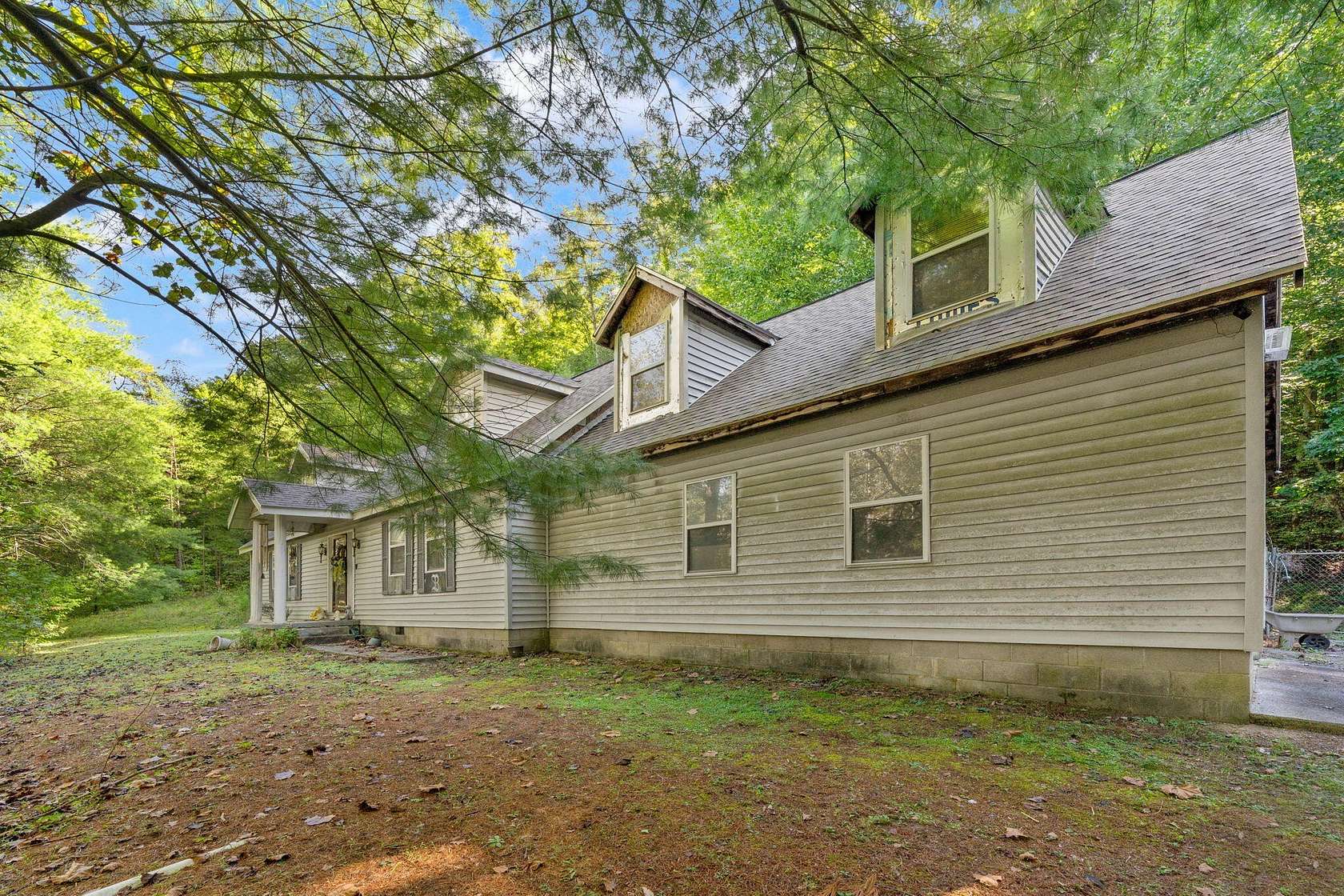 27 Acres of Land with Home for Sale in Staffordsville, Kentucky