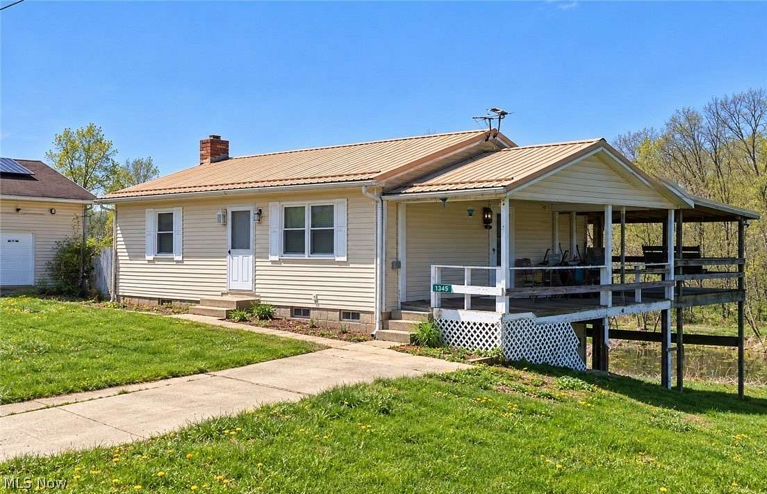 5.27 Acres of Land with Home for Sale in Zanesville, Ohio