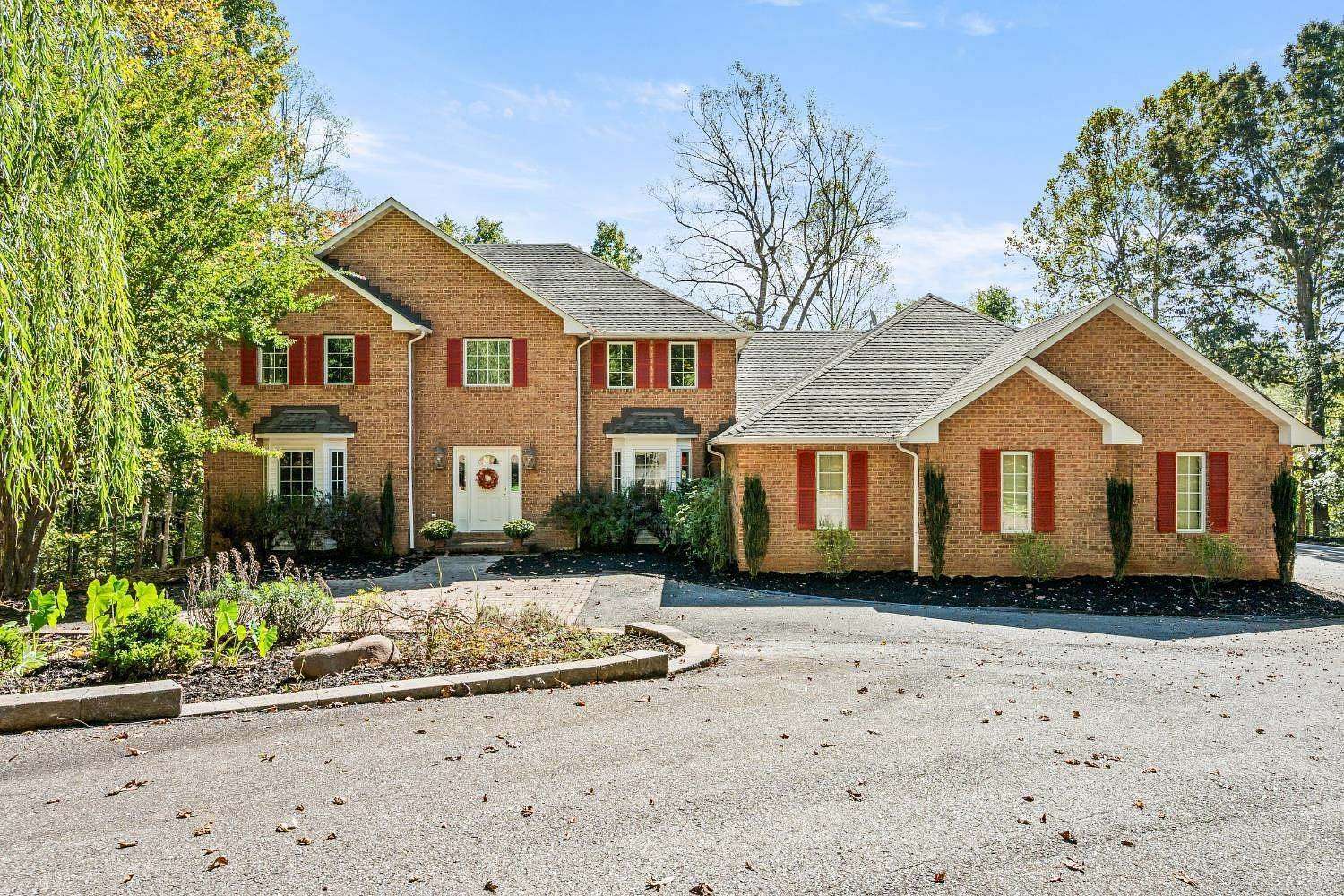 9 Acres of Land with Home for Sale in Lynchburg, Virginia