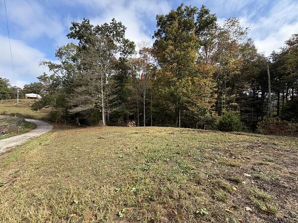 4.6 Acres of Residential Land for Sale in Irvine, Kentucky