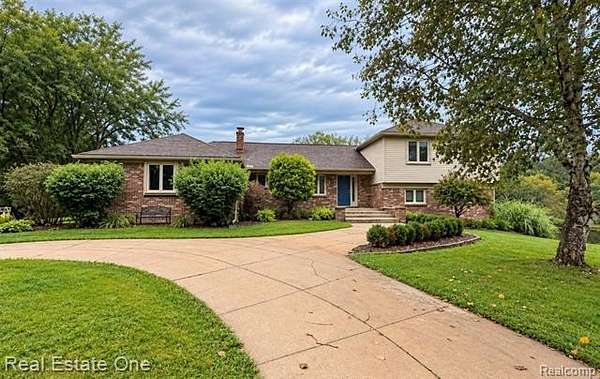10.2 Acres of Land with Home for Lease in Oceola Township, Michigan