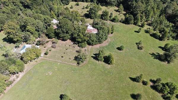 43.5 Acres of Land with Home for Sale in Lufkin, Texas