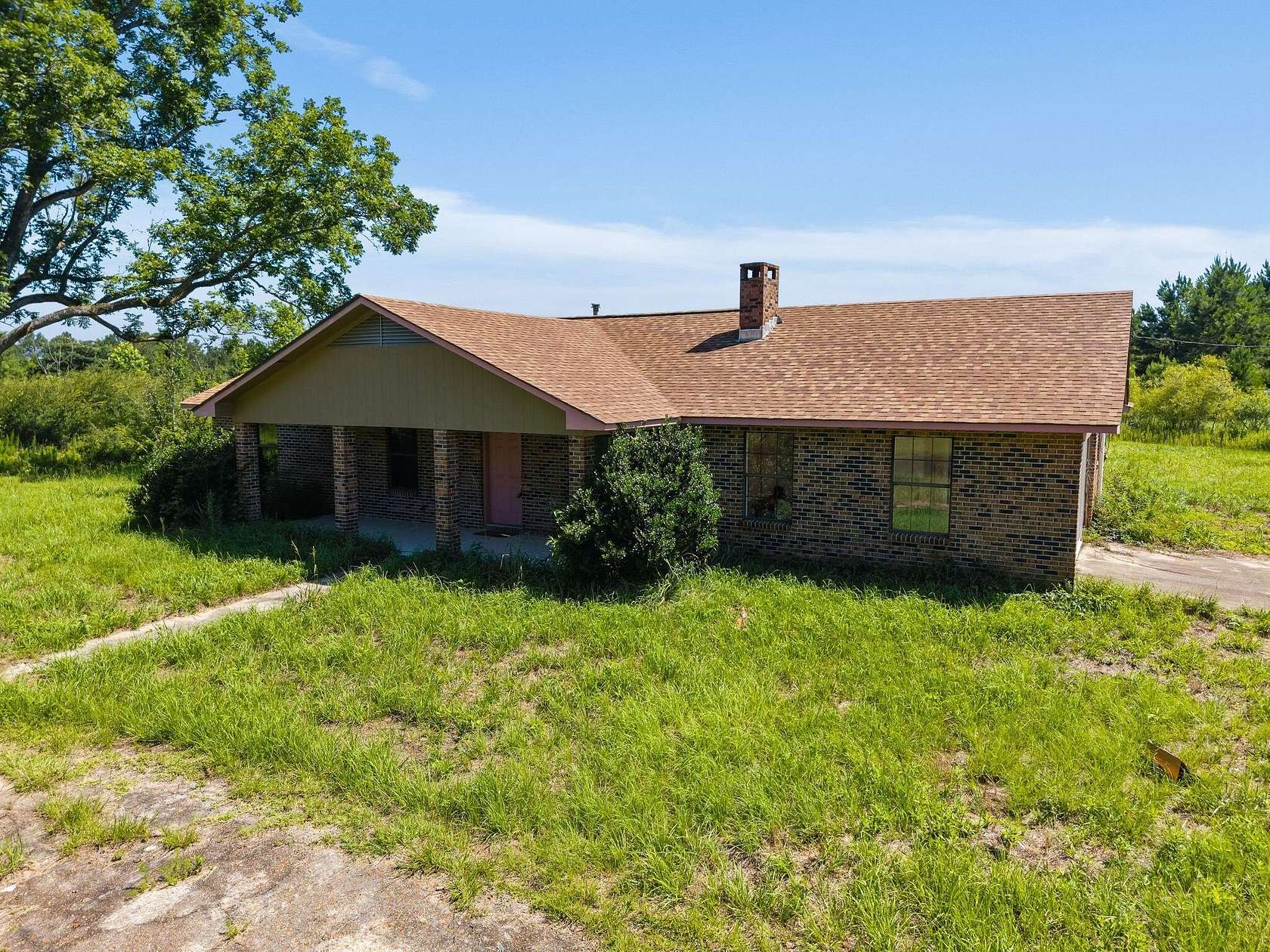 157 Acres of Land with Home for Sale in Lumberton, Mississippi