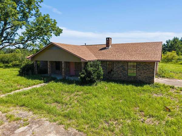 157 Acres of Land with Home for Sale in Lumberton, Mississippi