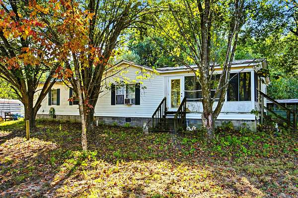 6.26 Acres of Land with Home for Sale in Springfield, Tennessee