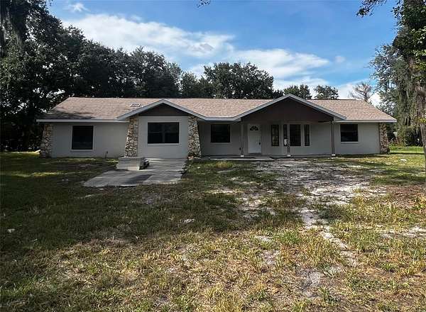 1.72 Acres of Land with Home for Sale in Bushnell, Florida