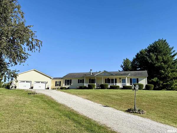 2 Acres of Land with Home for Sale in Petersburg, Illinois