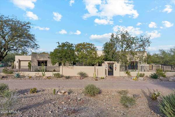 2.8 Acres of Land with Home for Lease in Paradise Valley, Arizona