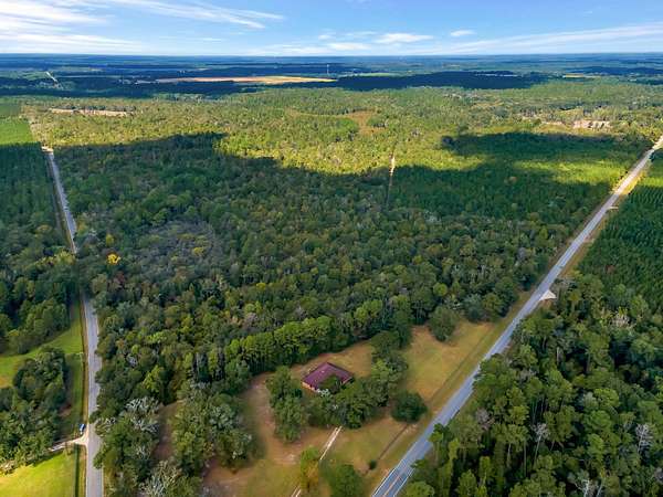 305 Acres of Recreational Land for Sale in Gretna, Florida
