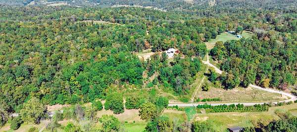 100 Acres of Land for Sale in Vanleer, Tennessee