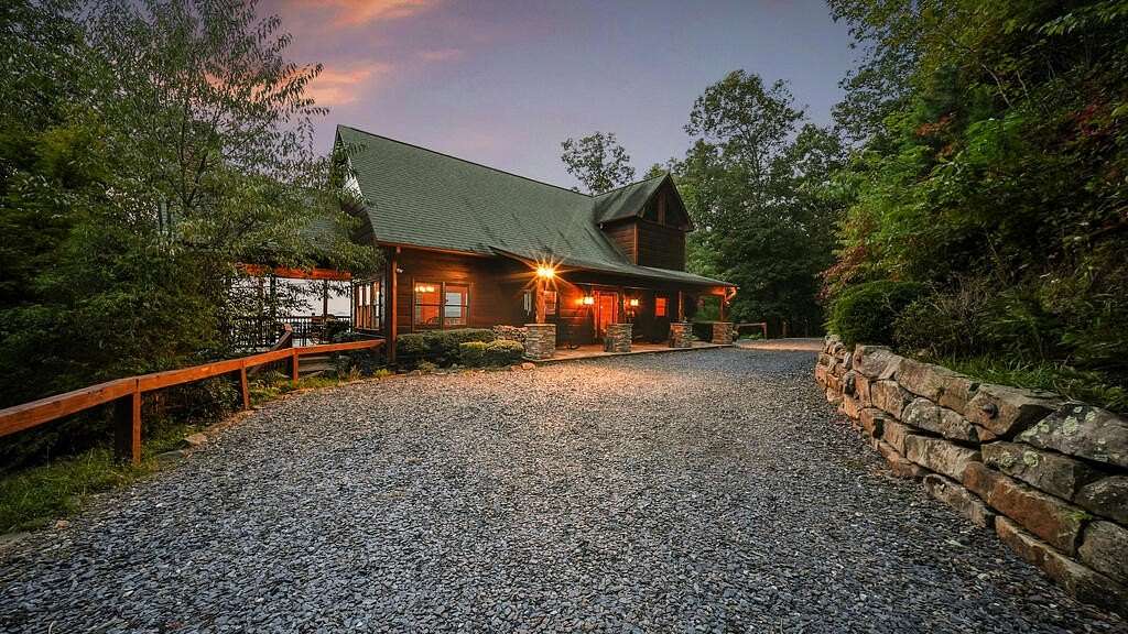 9.54 Acres of Land with Home for Sale in Mineral Bluff, Georgia